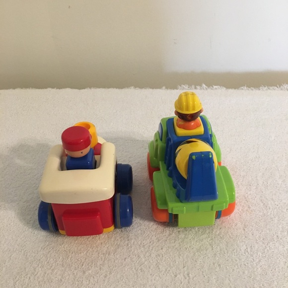 Fun on Wheels Press & Dash Cement Truck Push & Go TOMY Train Both Work - Picture 4 of 6
